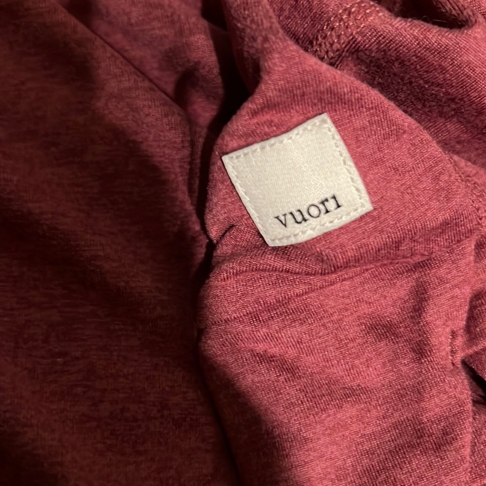 Vuori pink crop hoodie